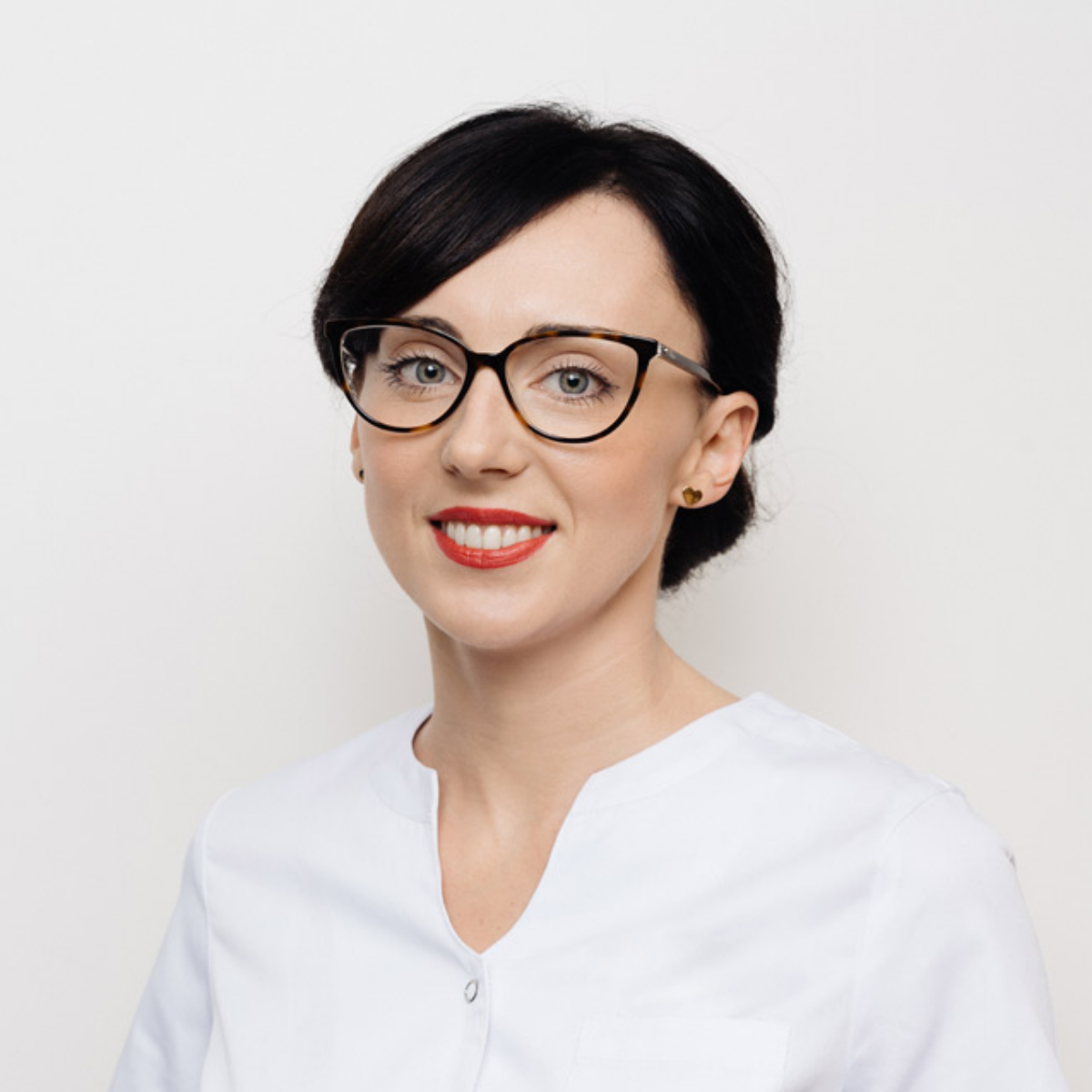Katarzyna Chmiel, koordynator zespołu asystentek i rejestracji oraz opiekun pacjenta w gabinecie stomatologicznym EstiDental w Krakowie