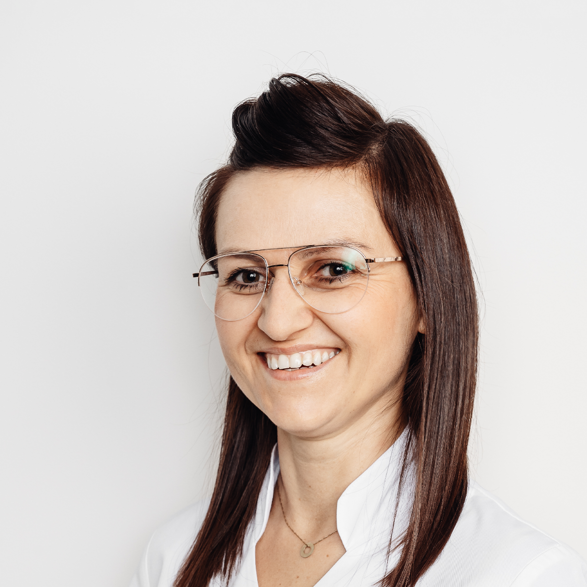 Magdalena Cyran, higienistka stomatologiczna oraz asystentka stomatologiczna w gabinecie stomatologicznym EstiDental w Krakowie