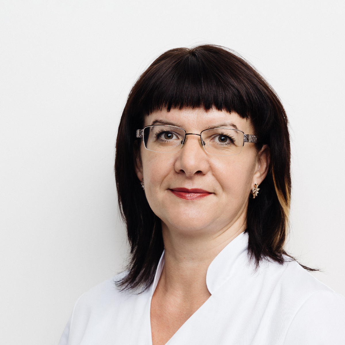 Julia Kononova, higienistka stomatologiczna oraz asystentka stomatologiczna w gabinecie stomatologicznym EstiDental w Krakowie