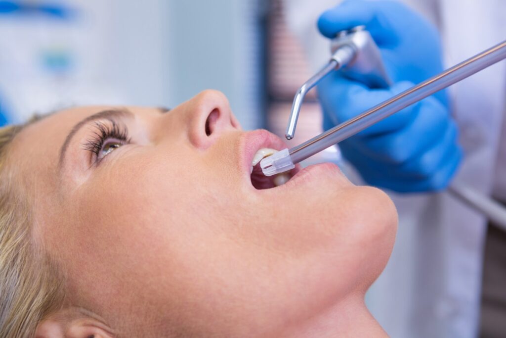 leczenie zębów w ramach stomatologii holistycznej